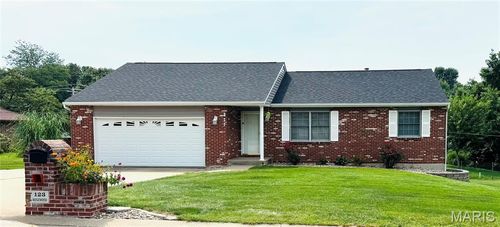 123 Rosewood Dr, Hannibal, MO, 63401-6237 | Card Image