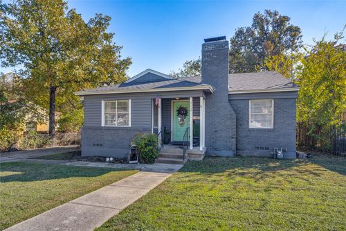 702 Reverchon Dr, Dallas, TX, 75211-2333 | Card Image