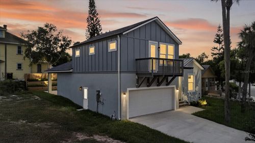 207 Athens St, Tarpon Springs, FL, 34689-3305 | Card Image