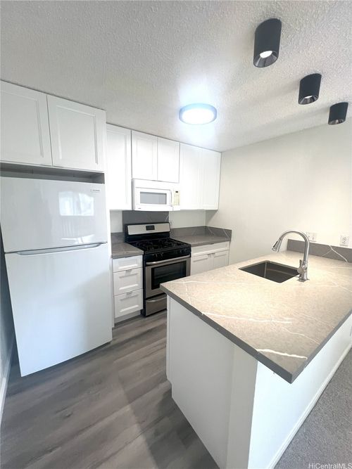 apt-18u-91-257 Hanapouli Cir, Ewa Beach, HI, 96706-3716 | Card Image