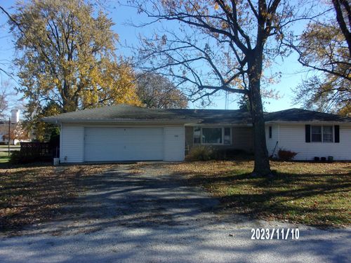 106 Nw Lexington, Iroquois, IL, 60945-2144 | Card Image