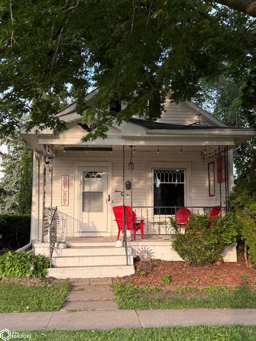 302 Tilford St, Dysart, IA, 52224-9591 | Card Image