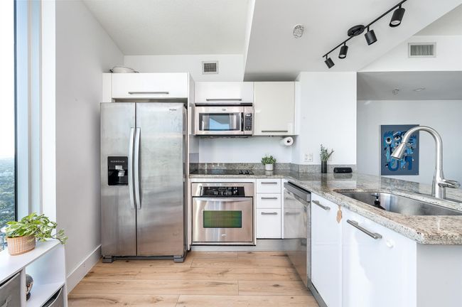 APT-4012 - 185 Sw 7 Th St, Condo with 2 bedrooms, 3 bathrooms and null parking in Miami FL | Image 5