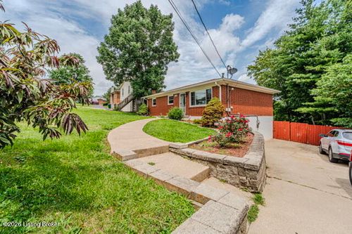 5905 Whispering Hills Blvd, Louisville, KY, 40219-2432 | Card Image