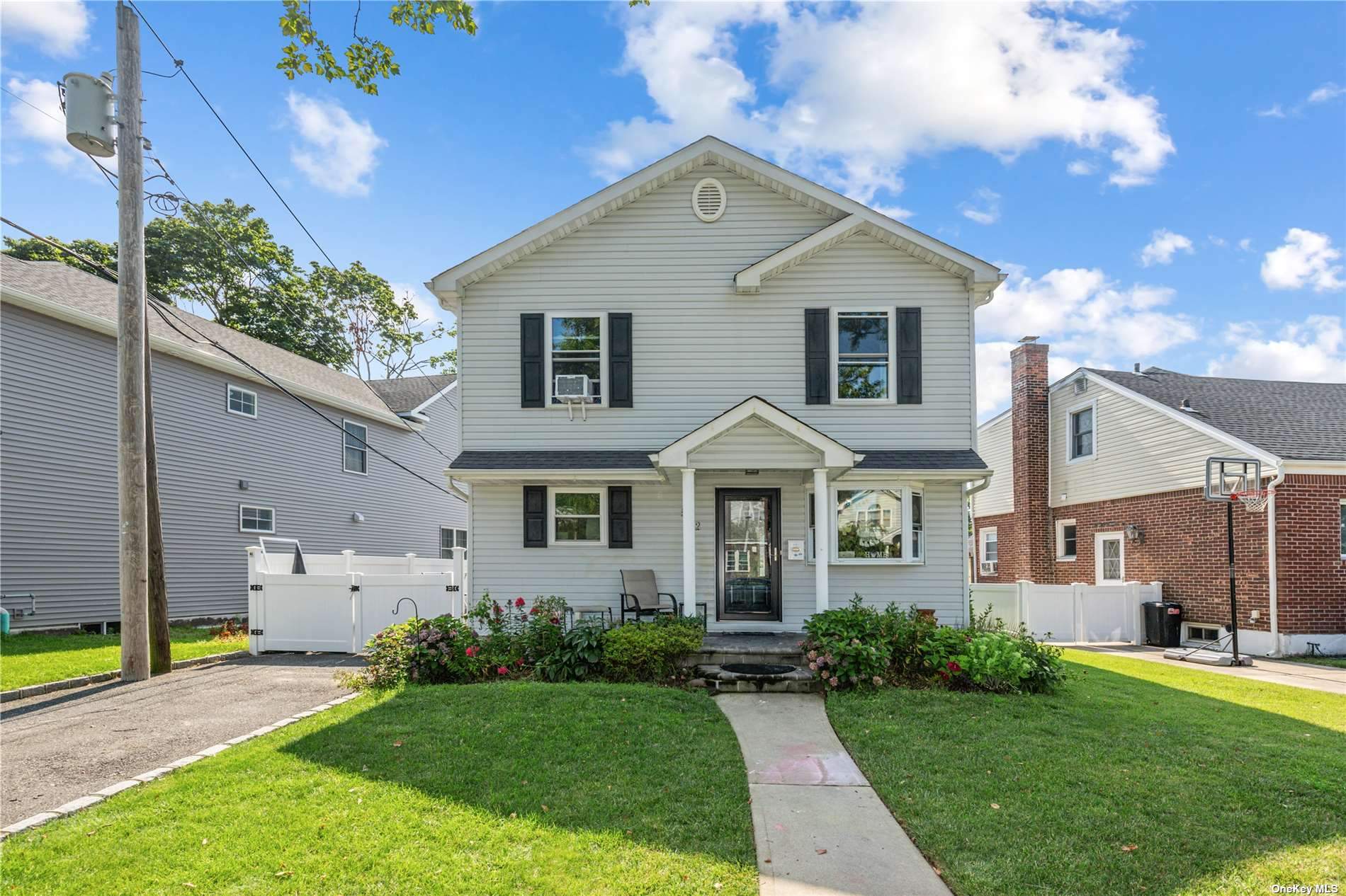 Beech St, New Hyde Park, NY 11040