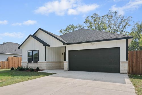 1520 Harris St, Gainesville, TX, 76240-5533 | Card Image