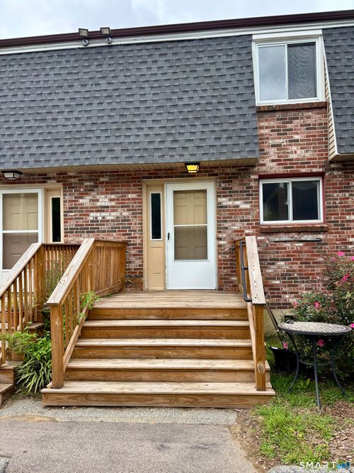 31-231 Boston Post Rd, East Lyme, CT, 06333-1653 | Card Image