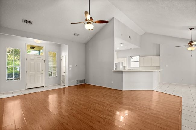 8113 Elkhorn Mountain Trl, House other with 3 bedrooms, 2 bathrooms and null parking in Austin TX | Image 8