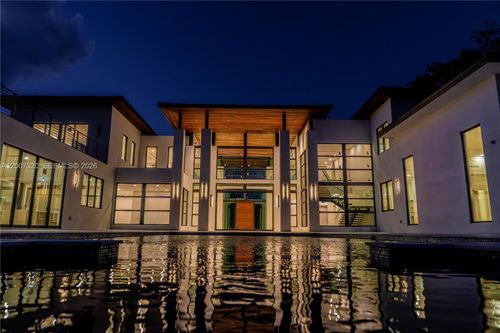 6290 Chapman Field Dr, Pinecrest, FL, 33156 | Card Image