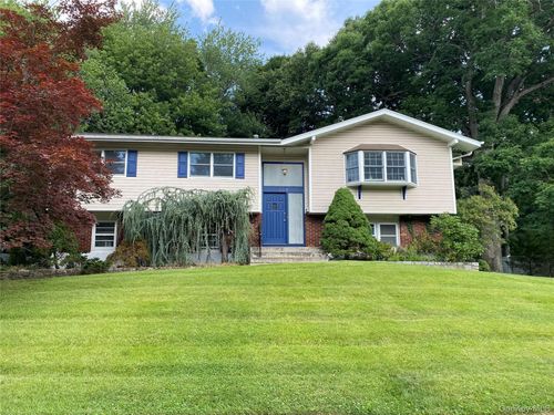 224 Center St, Pearl River, NY, 10965-1632 | Card Image