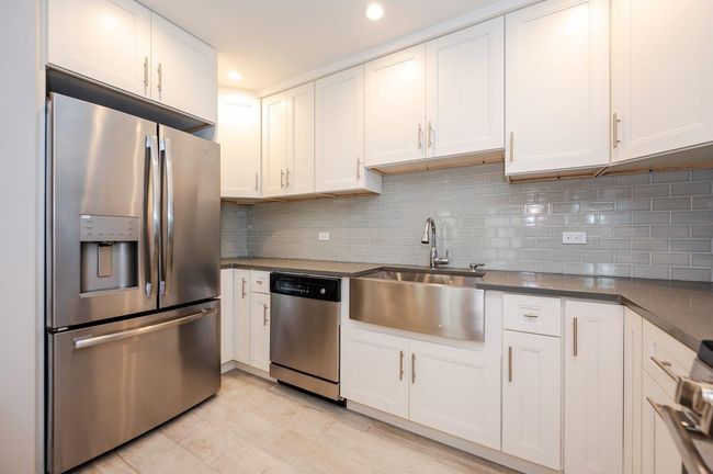APT-204 - 661 W Broadway, Condo with 3 bedrooms, 2 bathrooms and null parking in Long Beach NY | Image 10