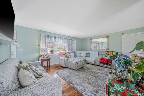 36595 County Road 48, Peconic, NY, 11958-1433 | Card Image