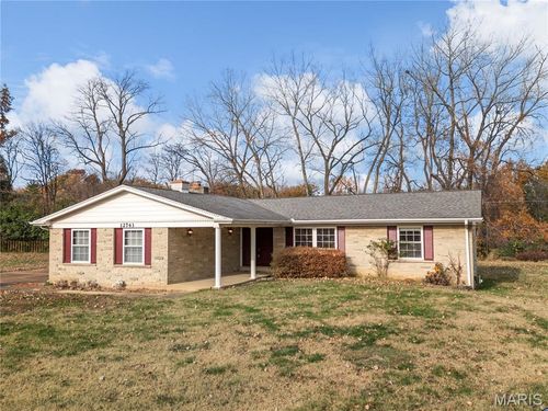 12743 Redfox Ct, Maryland Heights, MO, 63043-2833 | Card Image