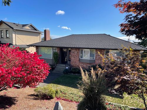 5570 Carson St, Burnaby, BC, V5J2Z2 | Card Image