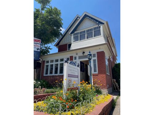 913 N Corona St, Denver, CO, 80218 | Card Image