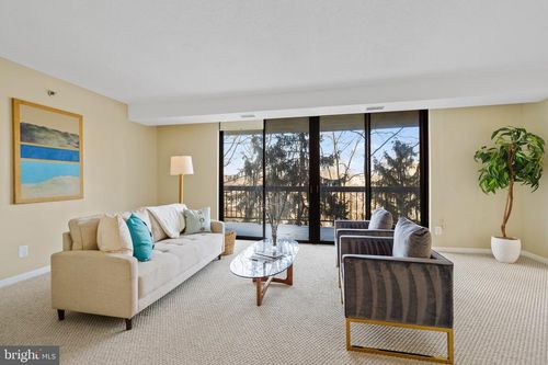 apt-303-1016 S Wayne St, ARLINGTON, VA, 22204-4435 | Card Image