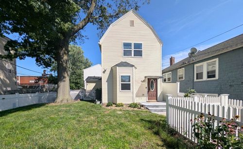 35 Francis St, Everett, MA, 02149-4813 | Card Image