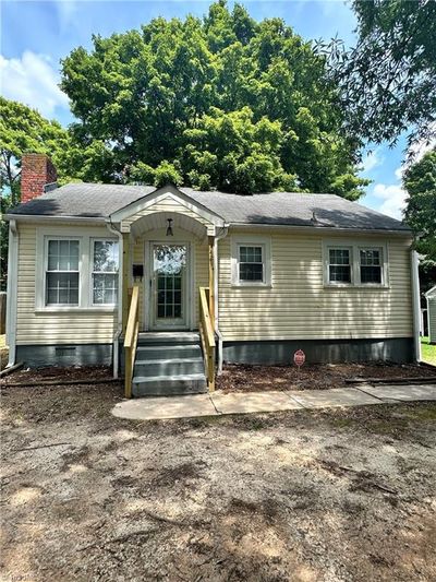 421 Gossett Street, House other with 2 bedrooms, 1 bathrooms and null parking in Winston Salem NC | Image 1