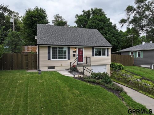 715 S 68th Ave, Omaha, NE, 68106-1131 | Card Image