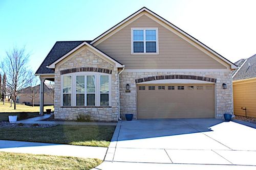 1009 E Cross Creek Pl, Derby, KS, 67037-4056 | Card Image