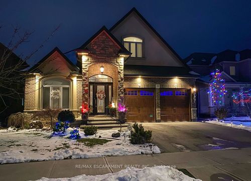 85 Hillcroft Dr, Stoney Creek, ON, L8J3W9 | Card Image