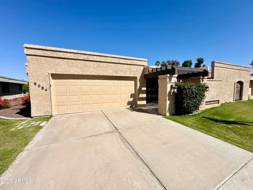 8084 E Del Laton Dr, Scottsdale, AZ, 85258-2340 | Card Image