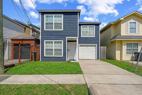 2302 Abernathy St, Houston, TX, 77026-6604 | Card Image