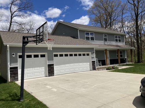 530 Woodland Circle, WAUPACA, WI, 54981 | Card Image