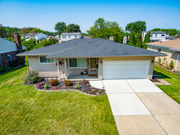 Dryden Dr, Sterling Heights, MI 48312