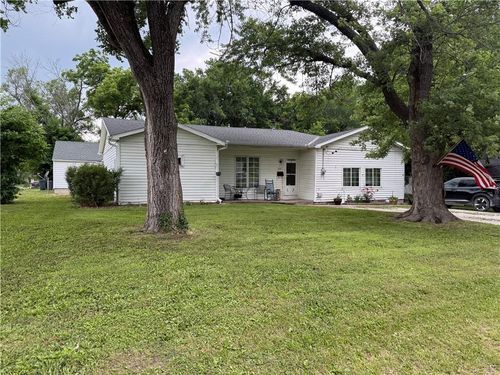 708 S Clay St, Holden, MO, 64040-1527 | Card Image