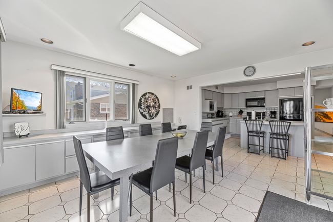 2213 Strawberry Ln, House other with 3 bedrooms, 3 bathrooms and 2 parking in Glenview IL | Image 13