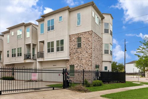 a-2004 Rosedale St, Houston, TX, 77004-6002 | Card Image