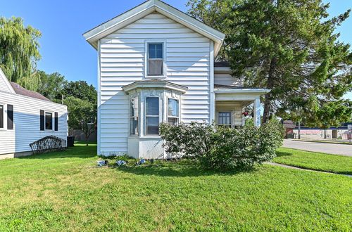 903 Marshall St, Lake Geneva, WI, 53147-1107 | Card Image