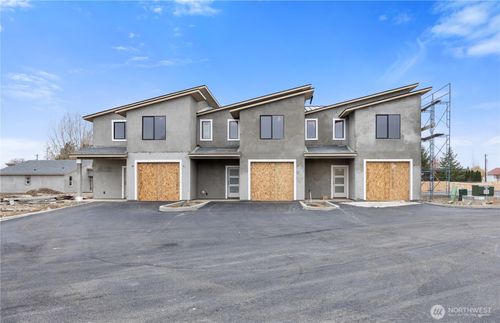 b-601 Dorsing Street, Moses Lake, WA, 98837 | Card Image