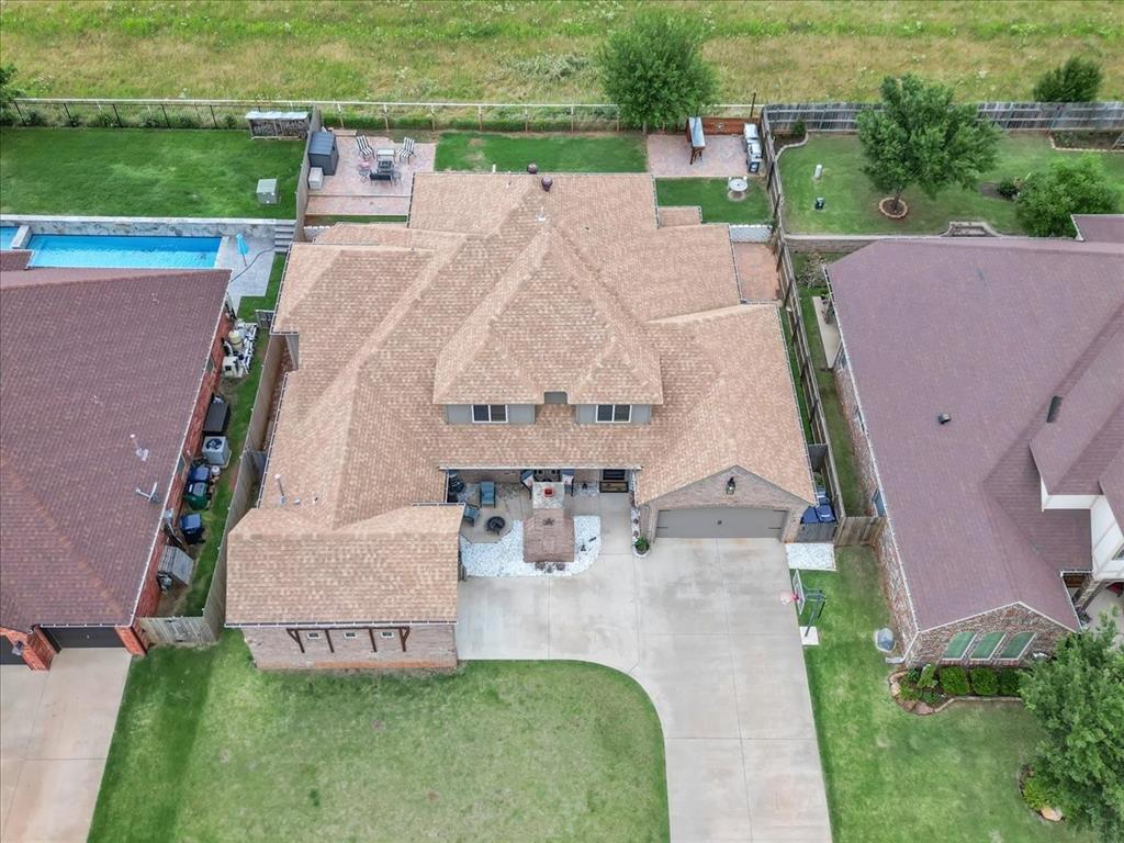 Ambleside Dr, Yukon, OK 73099