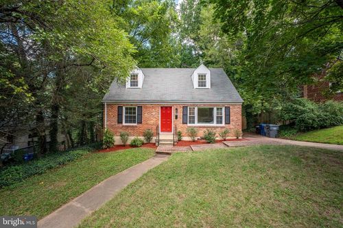 6474 Oakwood Dr, Falls Church, VA, 22041-1202 | Card Image