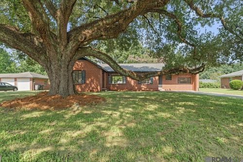 1095 Waverly Dr, Baton Rouge, LA, 70806-1999 | Card Image