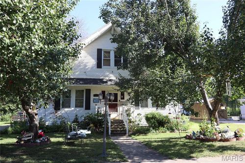 1004 Cypress St, Charleston, MO, 63834-1311 | Card Image