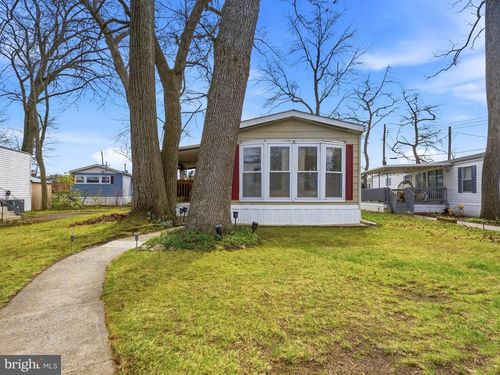 1 Forest Dr, East Windsor, NJ, 08520-1904 | Card Image