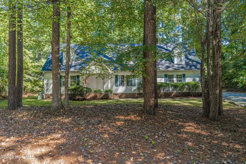 105 Heather Ln, Southern Pines, NC, 28387-7330 | Card Image