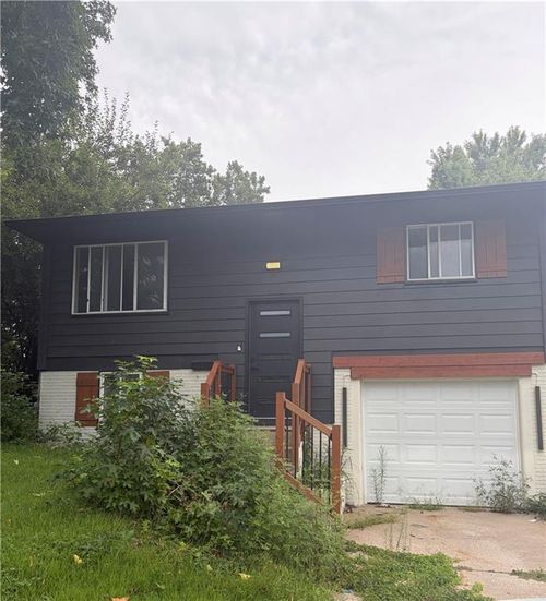 8632 E 97th Ter, Kansas City, MO, 64134-1834 | Card Image