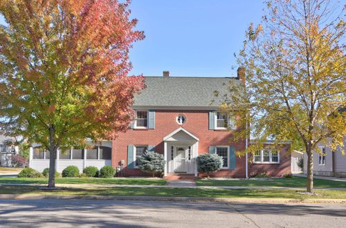 320 N 7th St, Estherville, IA, 51334-1921 | Card Image