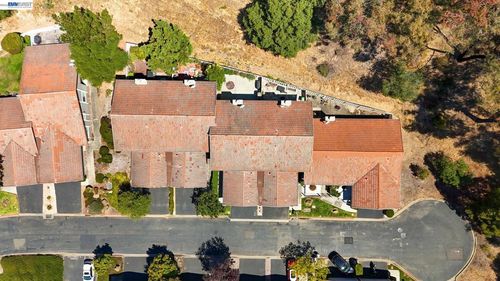 34 Chimney Rock, Oakland, CA, 94605-4605 | Card Image