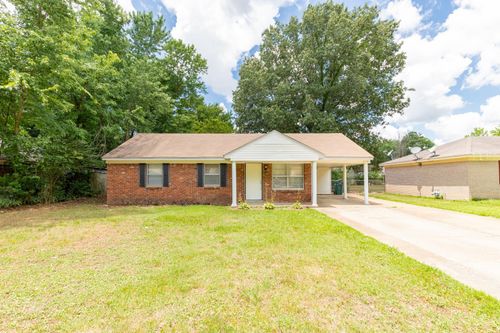 8095 Whitebrook Dr, Southaven, MS, 38671-4833 | Card Image
