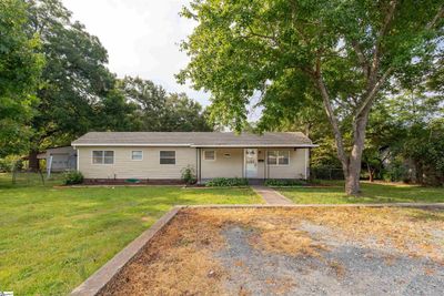 123 Sunset Drive, House other with 2 bedrooms, 1 bathrooms and null parking in Clover SC | Image 2