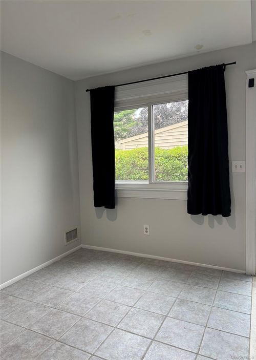 19 Sycamore Ct, Highland Mills, NY, 10930-2811 | Card Image