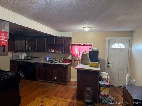 19 Clover Ct, New London, CT, 06320-5204 | Card Image