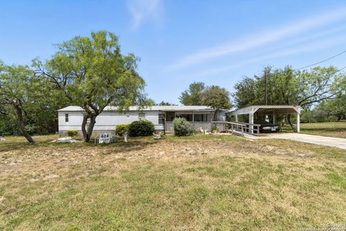 616 County Road 458, Hondo, TX, 78861-6264 | Card Image