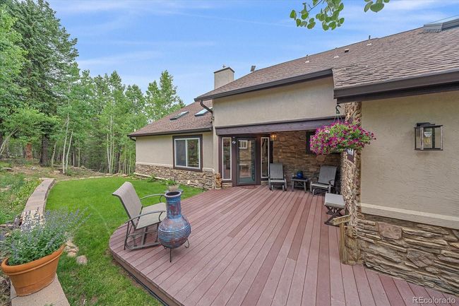 Entry Patio | Image 33