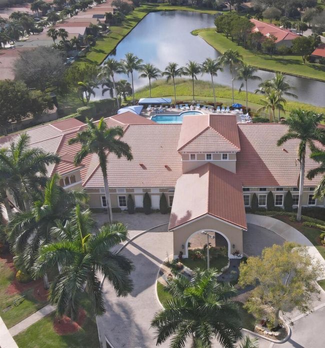 12110 Napoli Ln, Condo with 3 bedrooms, 2 bathrooms and null parking in Boynton Beach FL | Image 37